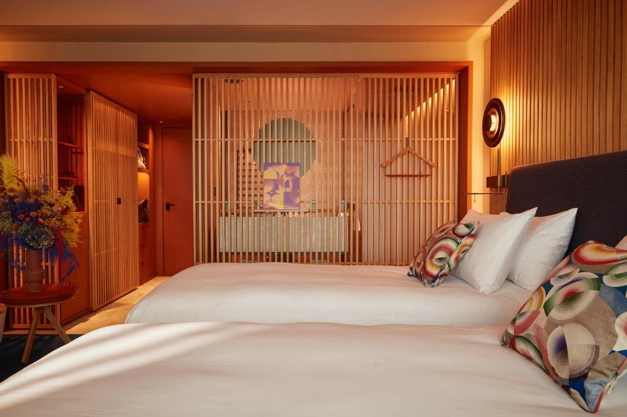 So/ Paris Hotel Экстерьер фото A room at the hotel