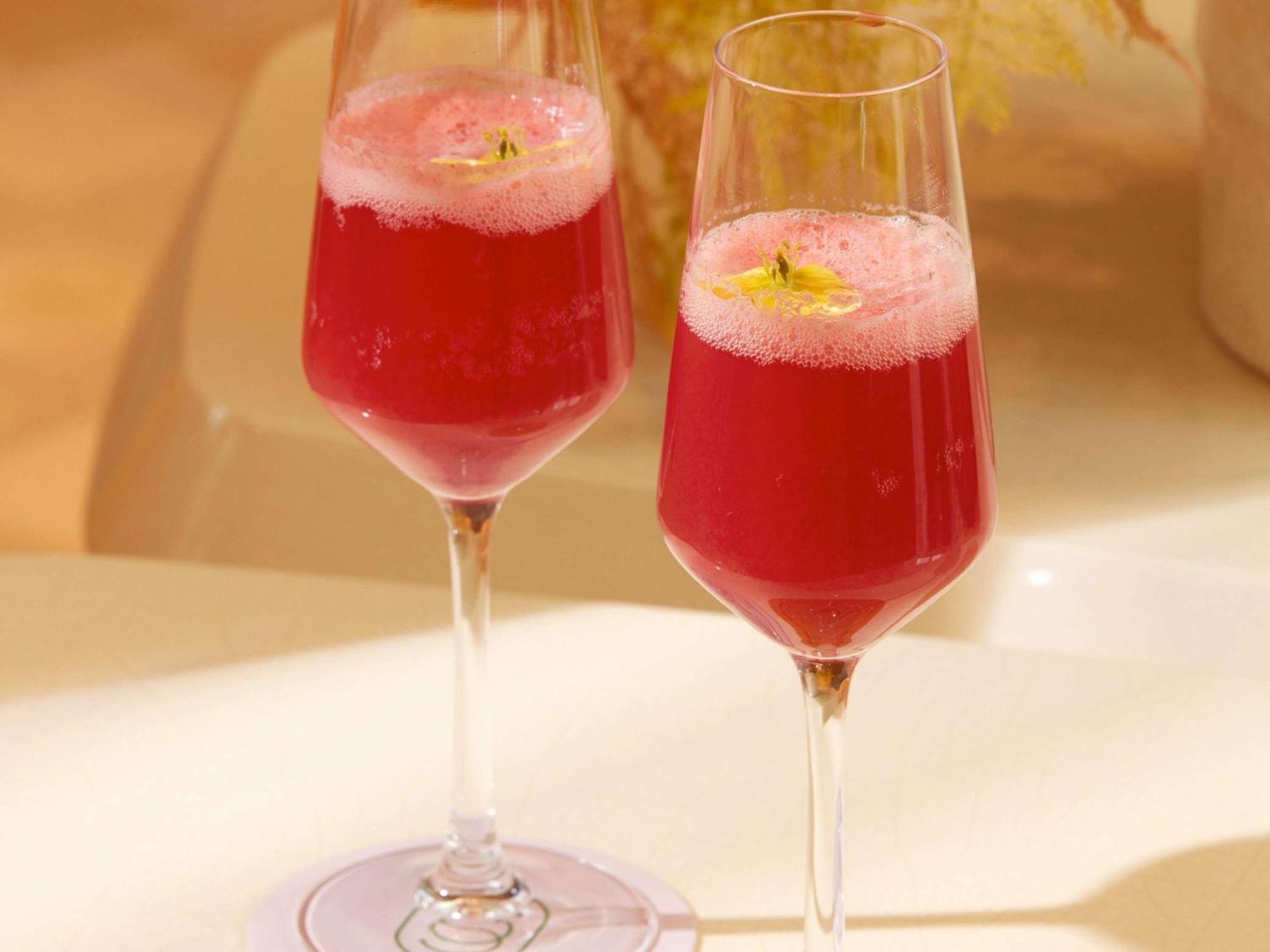 So/ Paris Hotel Экстерьер фото A Kir Royale