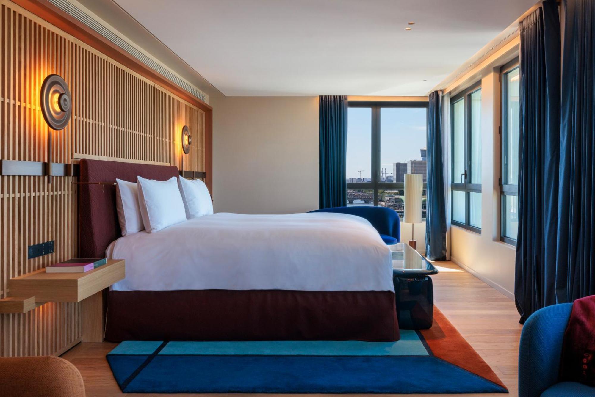 So/ Paris Hotel Экстерьер фото A bedroom at the hotel