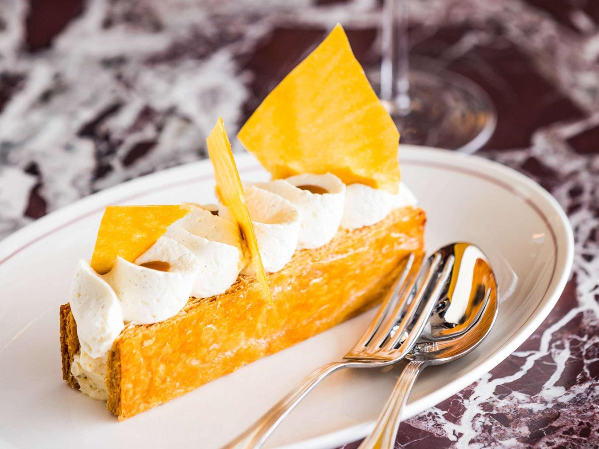 So/ Paris Hotel Экстерьер фото A slice of mango float