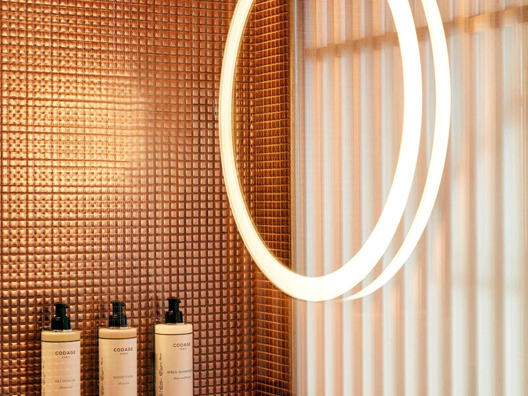 So/ Paris Hotel Экстерьер фото Copper mosaic tiles