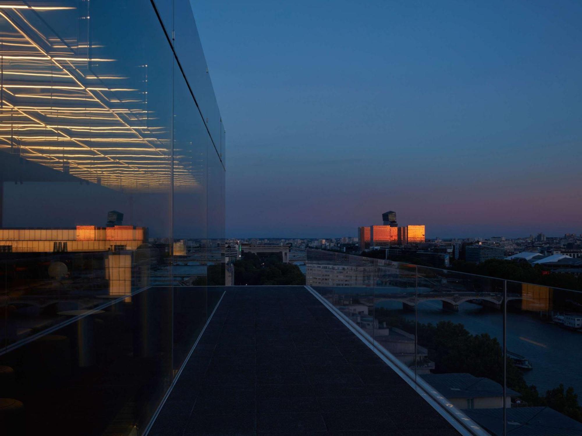 So/ Paris Hotel Экстерьер фото View from the top of the building