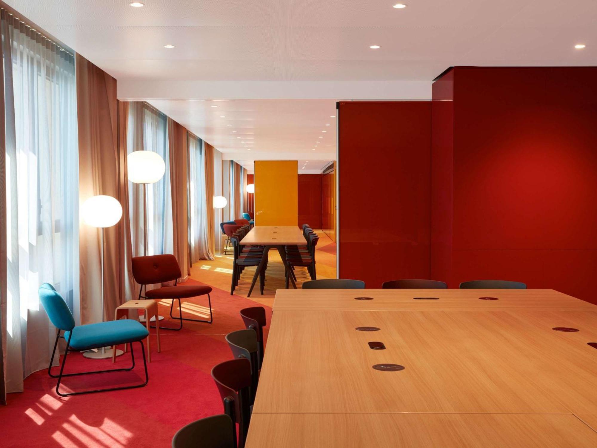 So/ Paris Hotel Экстерьер фото The interior of the hotel