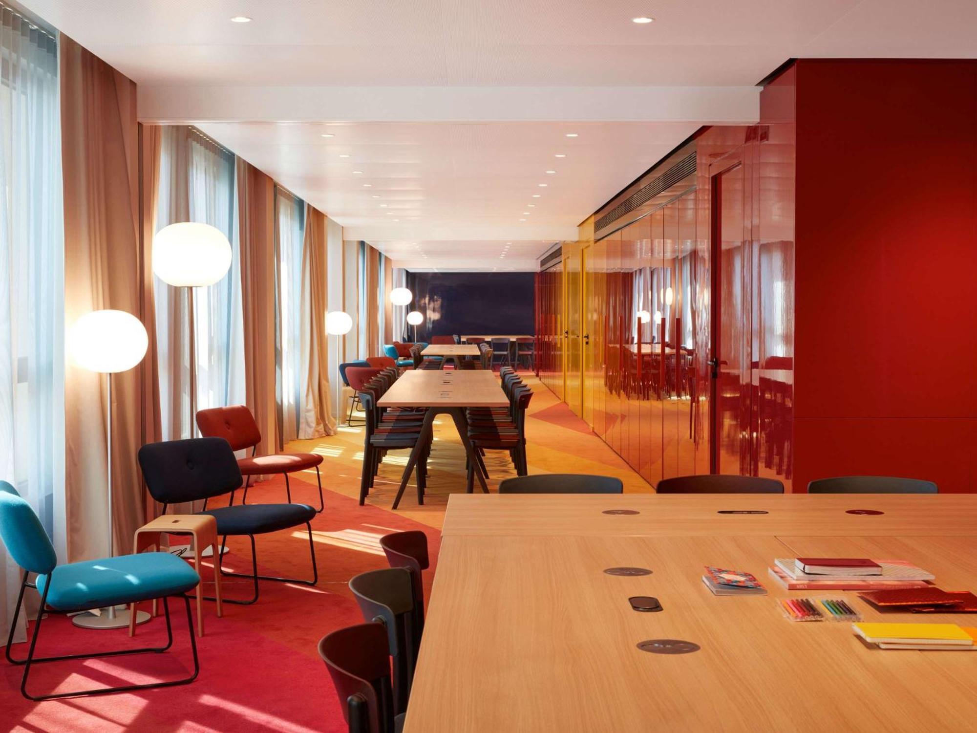 So/ Paris Hotel Экстерьер фото The library