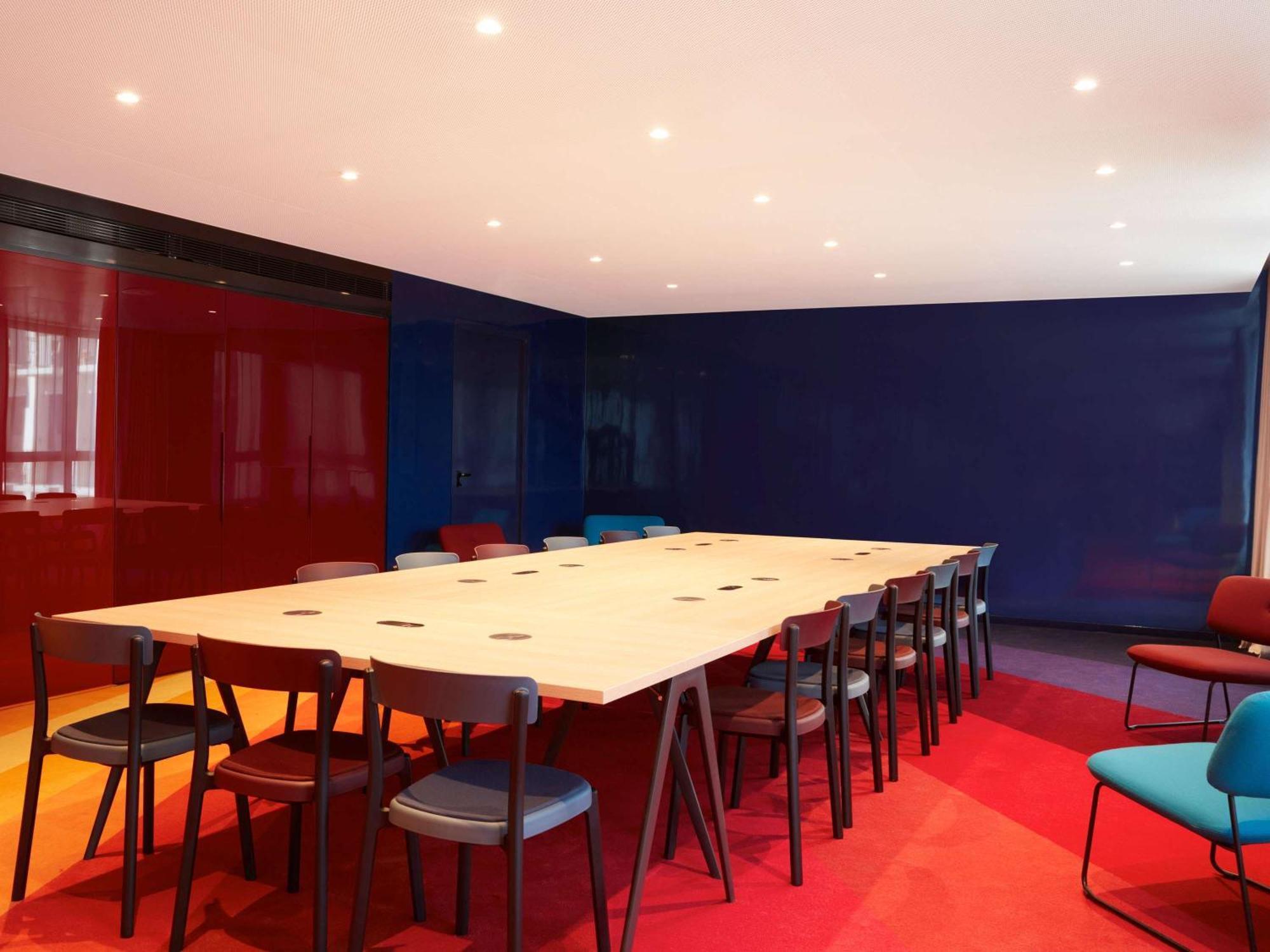 So/ Paris Hotel Экстерьер фото The boardroom at the Design Museum