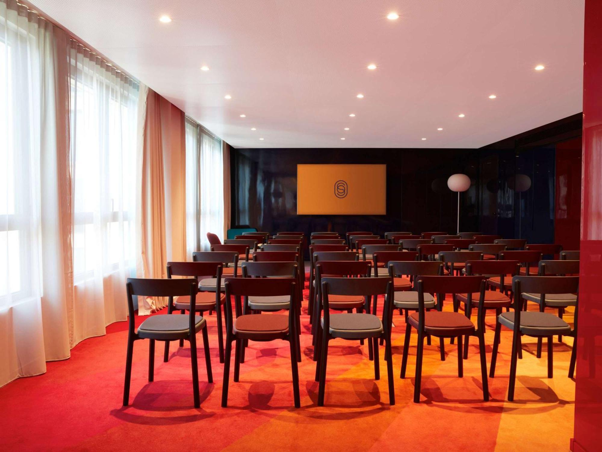 So/ Paris Hotel Экстерьер фото The auditorium