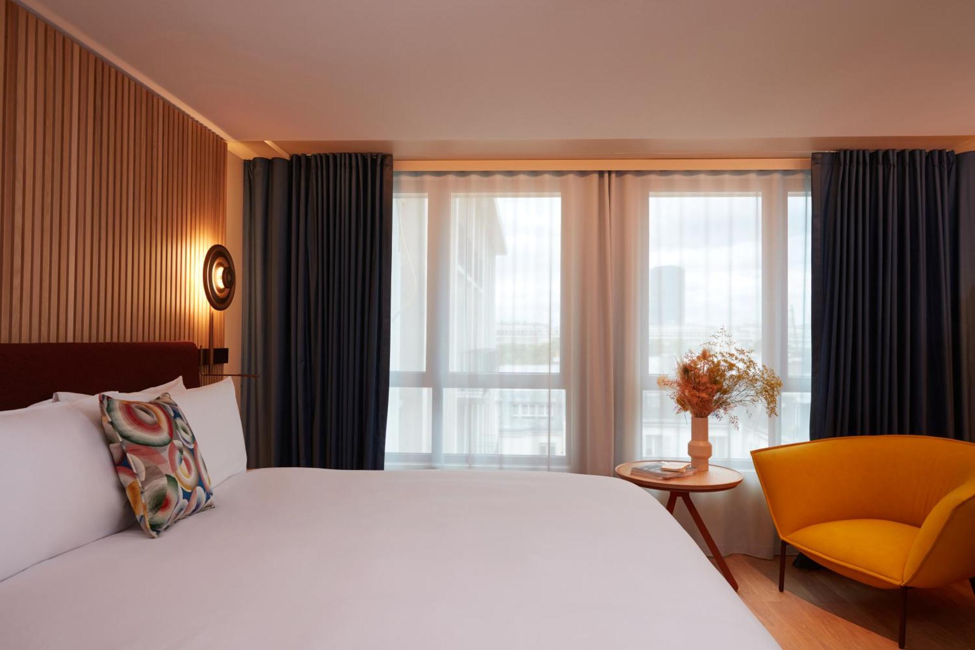 So/ Paris Hotel Экстерьер фото A room at the hotel