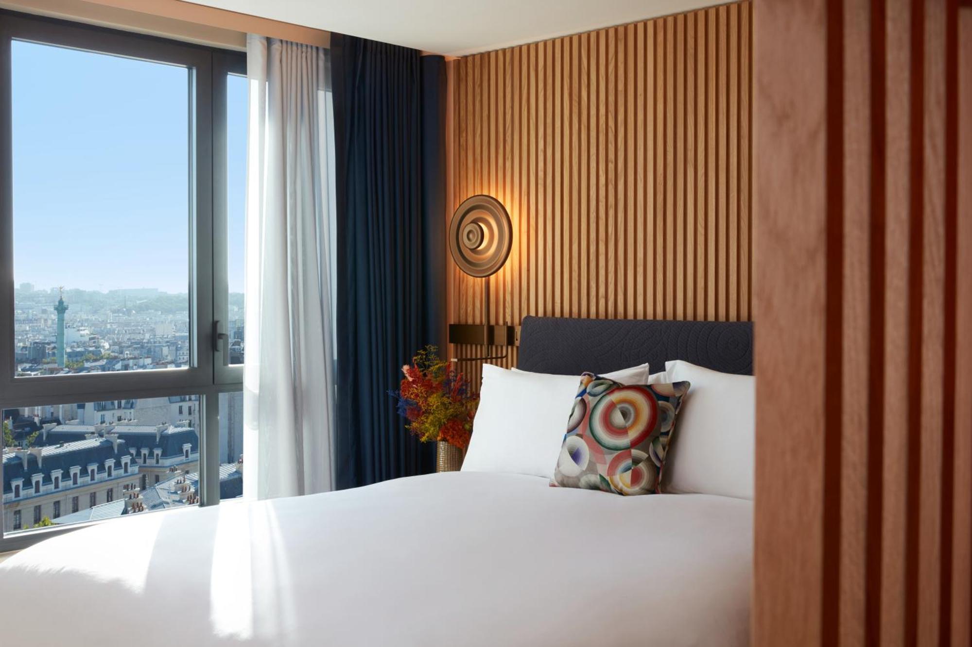 So/ Paris Hotel Экстерьер фото A bedroom at the hotel